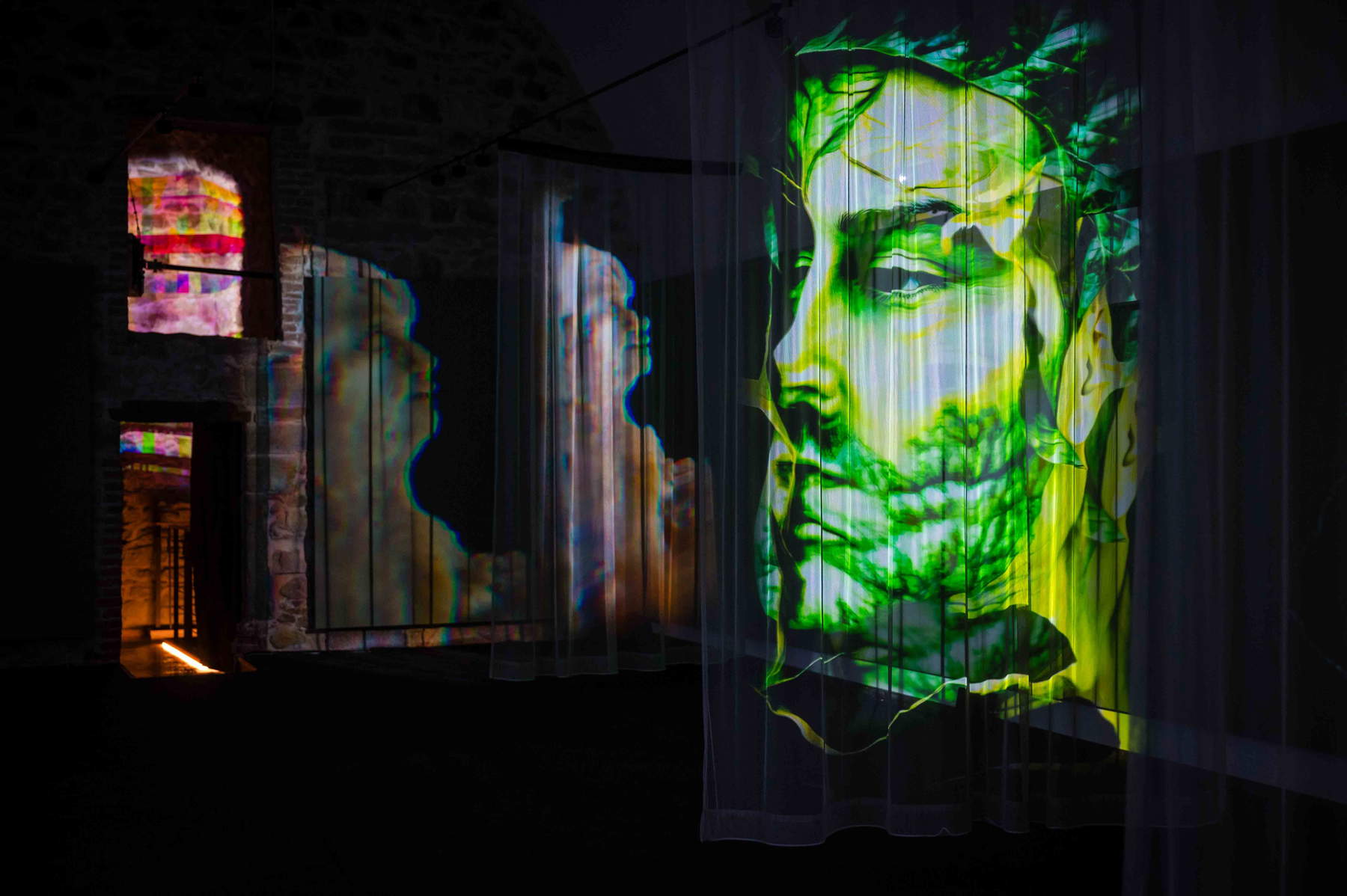 John Sanborn, Ionee Waterhouse, Heaven + Earth (2026; Multimedia-Installation; Sammlung des Stadtmuseums von Castelbuono) Mit Unterstützung des PAC2025 &ndash; Plan für zeitgenössische Kunst, gefördert von der Generaldirektion für zeitgenössische Kreativität des Kulturministeriums. Foto: Robert Goodman