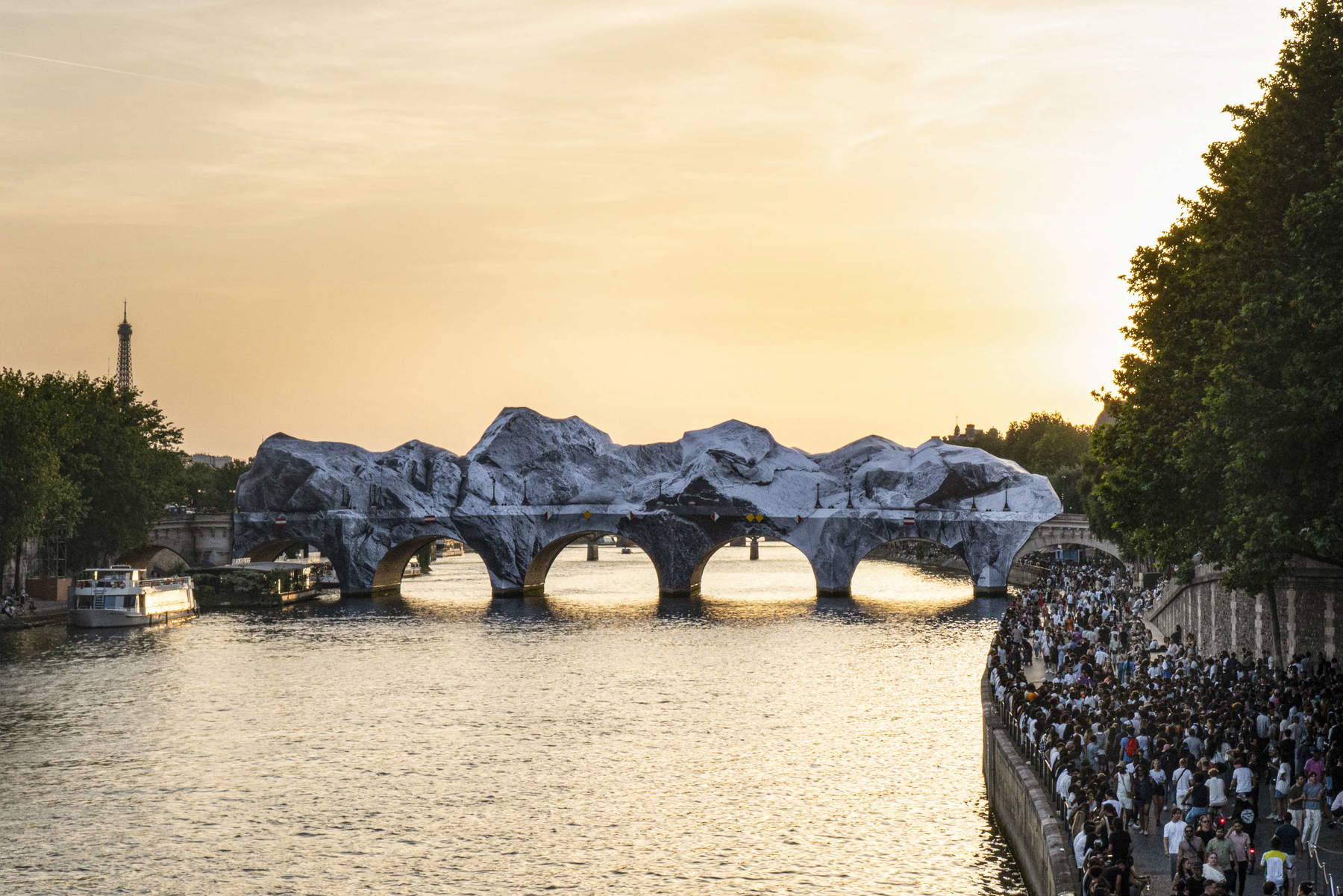 JR, La Caverne de Pont Neuf (2026). Foto: &Eacute;l&eacute;a Jeanne Schmitter &copy; 2026 Atelier JR