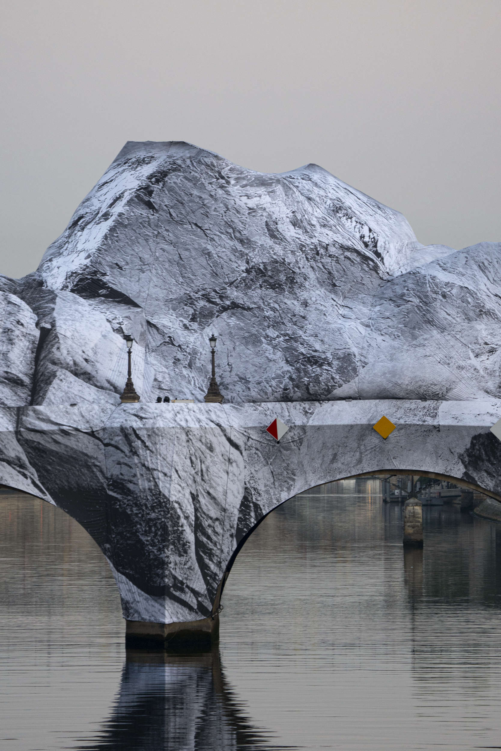 JR, La Caverne de Pont Neuf (2026). Foto: &Eacute;l&eacute;a Jeanne Schmitter &copy; 2026 Atelier JR