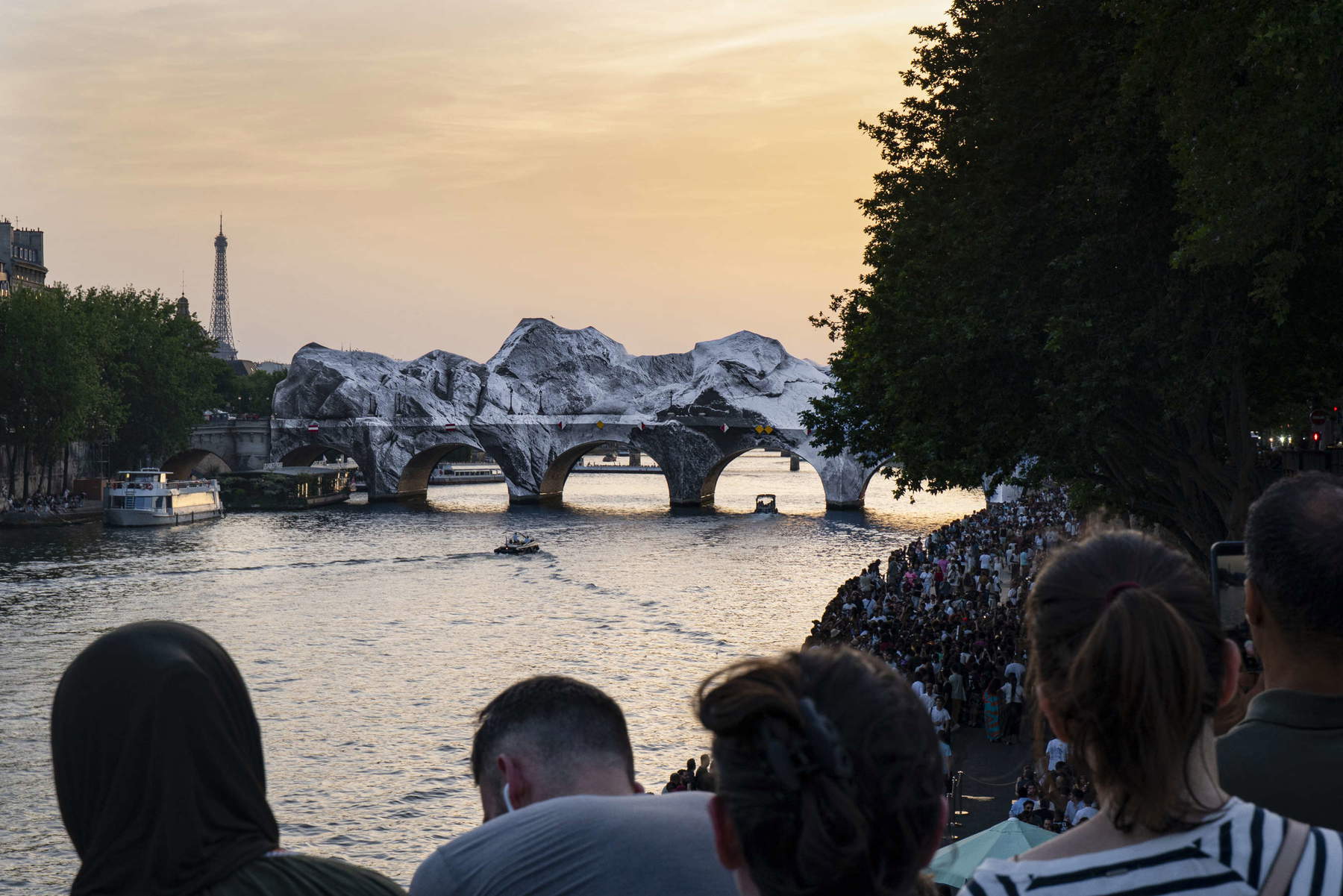 JR, La Caverne de Pont Neuf (2026). Foto: &Eacute;l&eacute;a Jeanne Schmitter &copy; 2026 Atelier JR