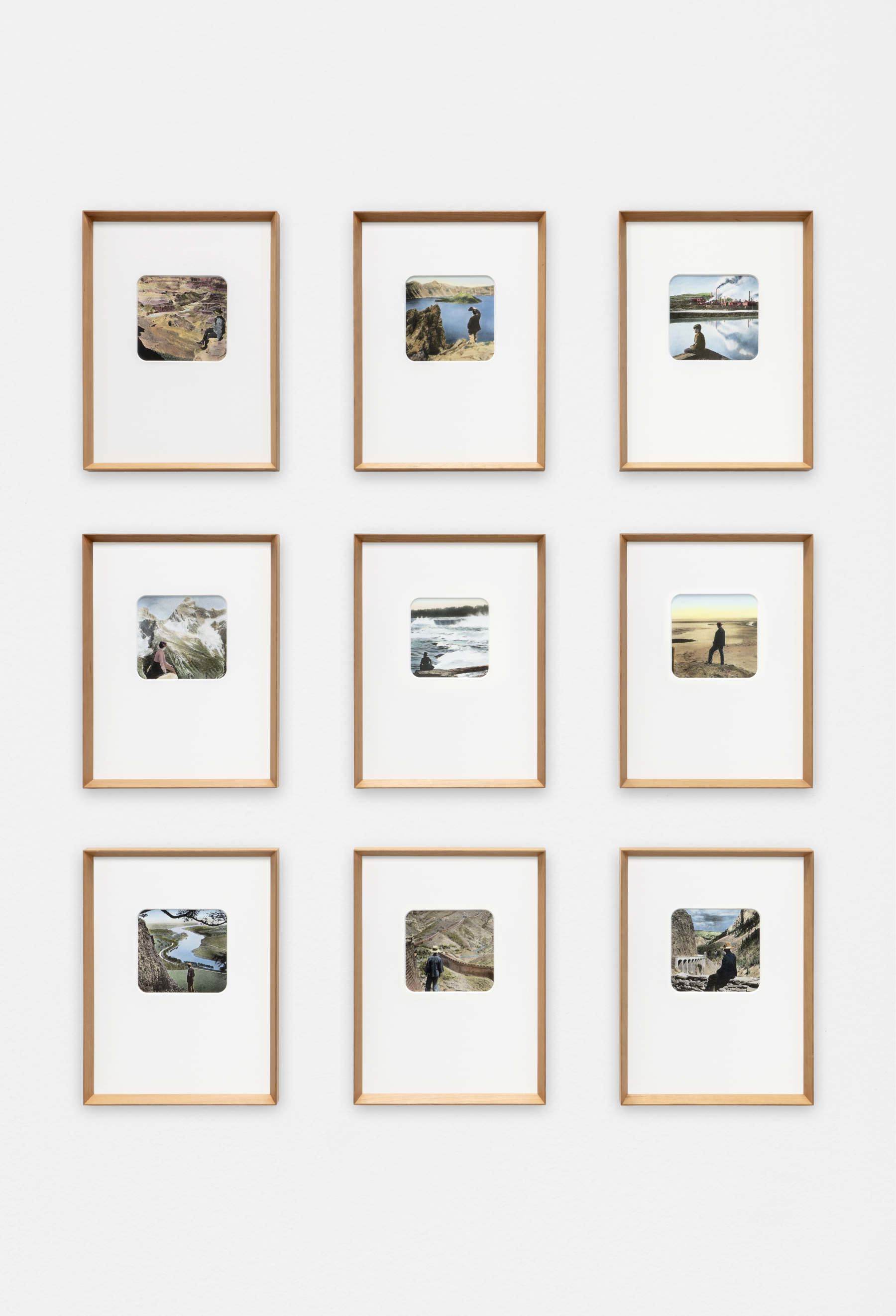Linda Fregni Nagler, Romantics (2026 ; 9 tirages au sel d&rsquo;argent sur papier baryté, colorés à la main, 14,5 x 15,5 cm &ndash; encadrés, 40 x 30 cm. Acquis par Monica De Cardenas, Milan