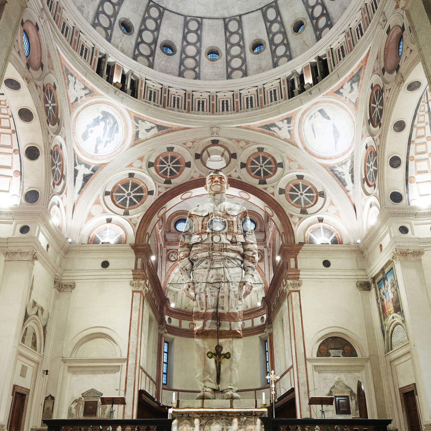 Liu Bolin, Basilika Santa Maria delle Grazie, Mailand, 2025. Mit freundlicher Genehmigung der Galleria Gaburro