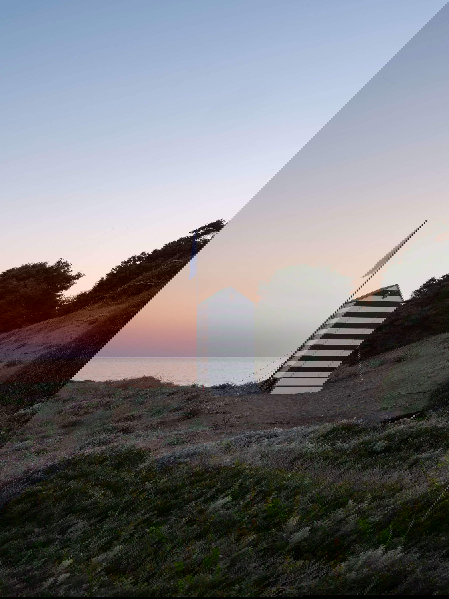 Une cabane métaphysique sur la mer. Intervention de Luca Bertolo pour ...