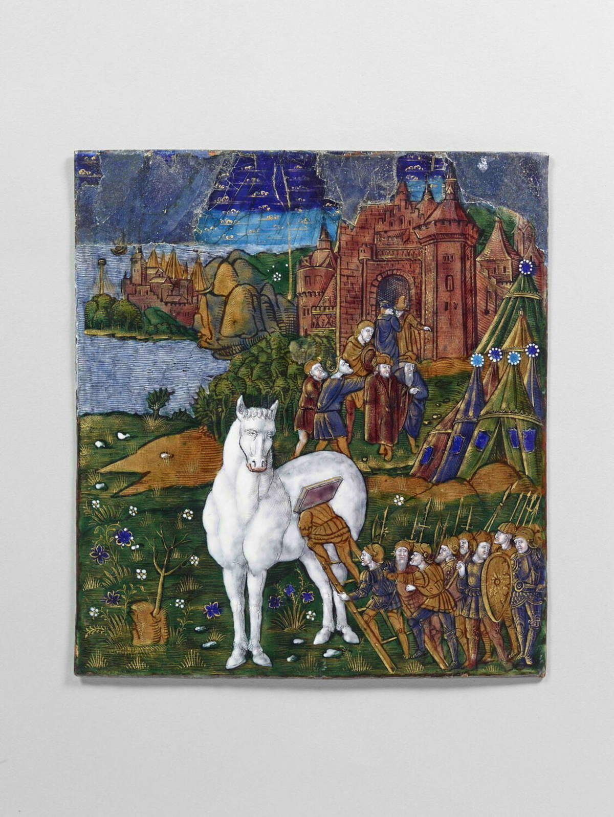 Maître de l'Én&eacute;ide, Le cheval de Troie (vers 1530 ; cuivre et &eacute;mail verni, 22,7 x 20,3 cm ; Paris, Mus&eacute;e du Louvre) &copy; 2017 Mus&eacute;e du Louvre, Dist. GrandPalaisRmn / Thierry Ollivier