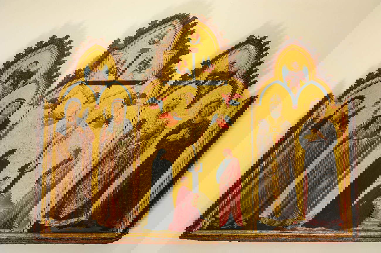 Expressionist Master of St. Clare, Crucifixion of Christ among Saints Clare, Agnes, Rufinus (tempera on panel, 135 x 184 cm; Assisi, Protomonastery of St. Clare)