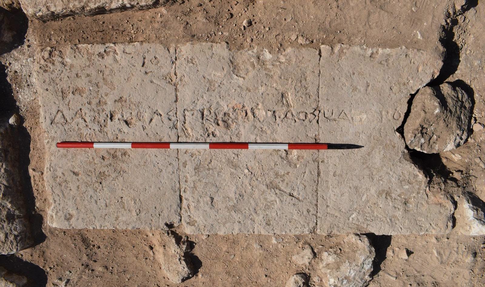 Der Fund in Manduria. Foto: Oberaufsicht für Archäologie, Bildende Künste und Landschaft Brindisi, Lecce und Taranto