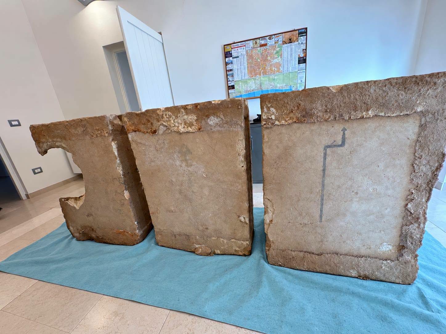 Der Fund in Manduria. Foto: Oberaufsicht für Archäologie, Bildende Künste und Landschaft Brindisi, Lecce und Taranto
