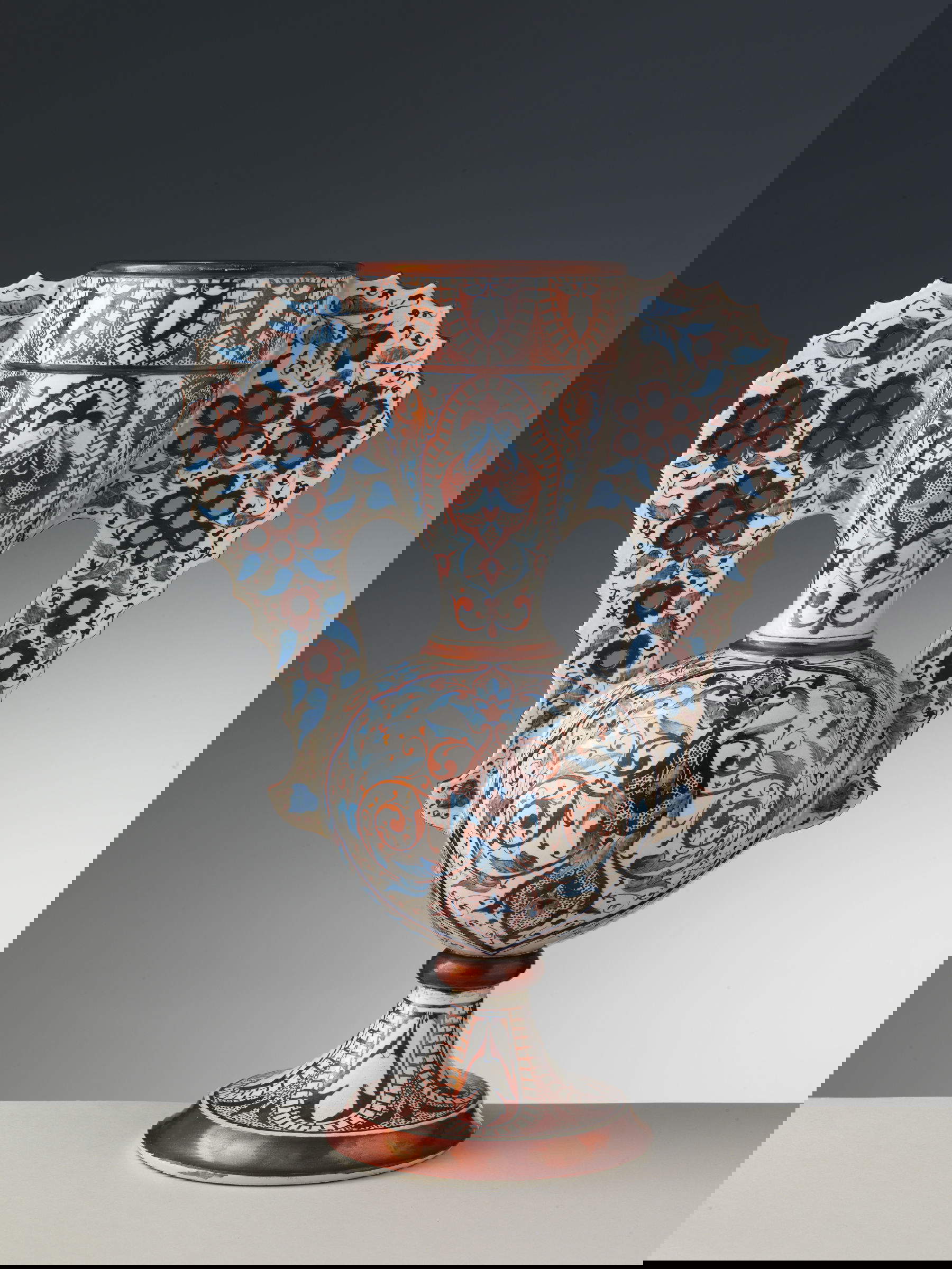 Manifattura Ginori, Vase with pierced wing handles painted in Hispano-Moorish style (1880-1900; majolica; Sesto Fiorentino, Museo Ginori)