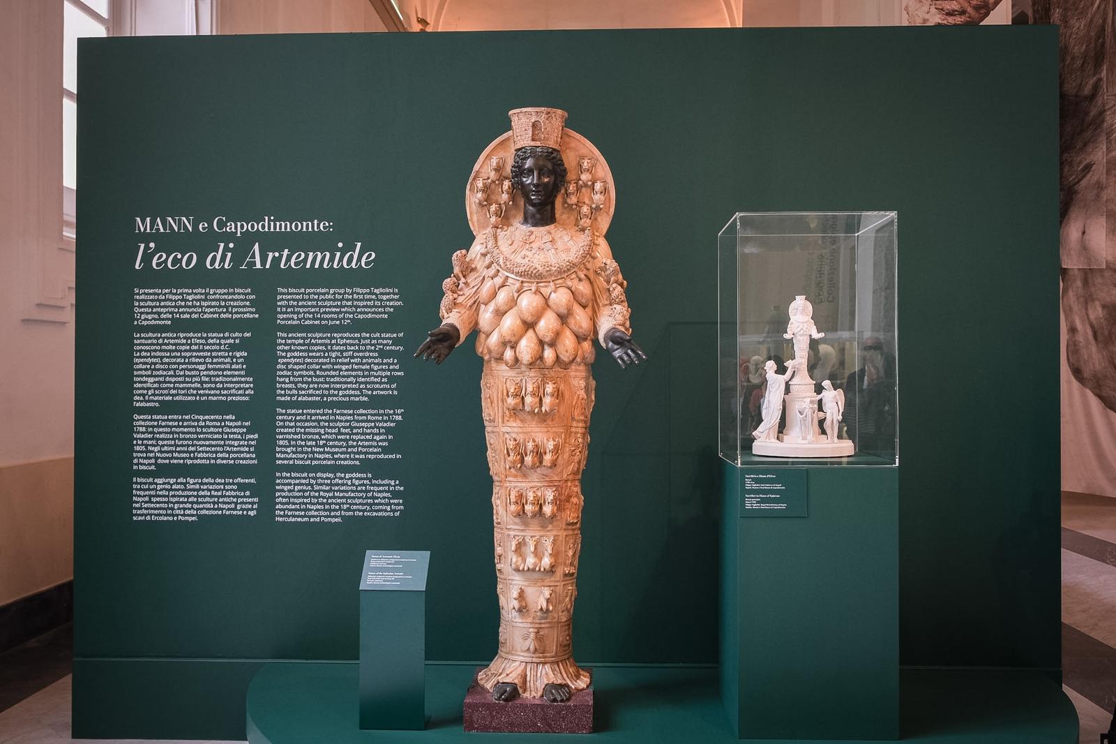 Artemide Efesia e il biscuit di Tagliolini. Foto: Museo Archeologico Nazionale di Napoli