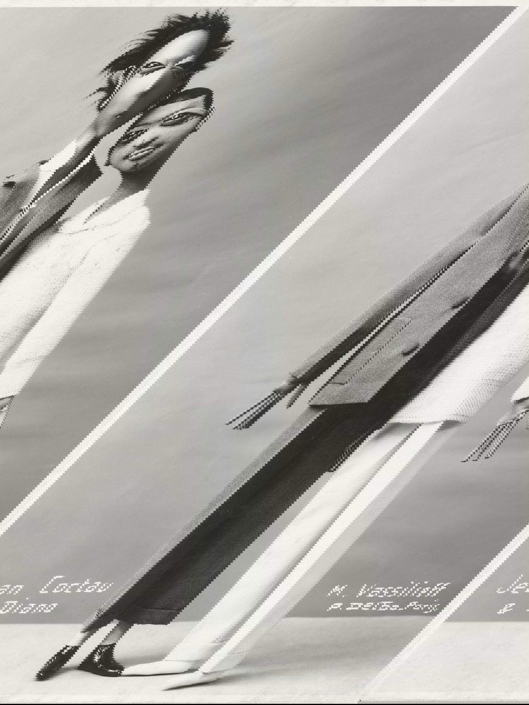 Marie Vassilieff, Puppen Jean Cocteau und Alexandre Dianou, fotografiert von Pierre Delbo (1922; Fotografie, 22 x 17 cm; Paris, Sammlung Claude Bern&egrave;s). Mit freundlicher Genehmigung von Rouillac, Frankreich