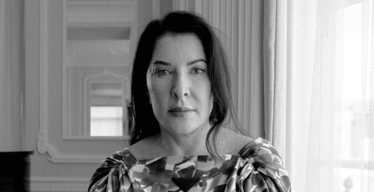 Une grande exposition consacrée à Marina Abramović à Rome : la GNAMC accueille des œuvres historiques et des « Transitory Objects »