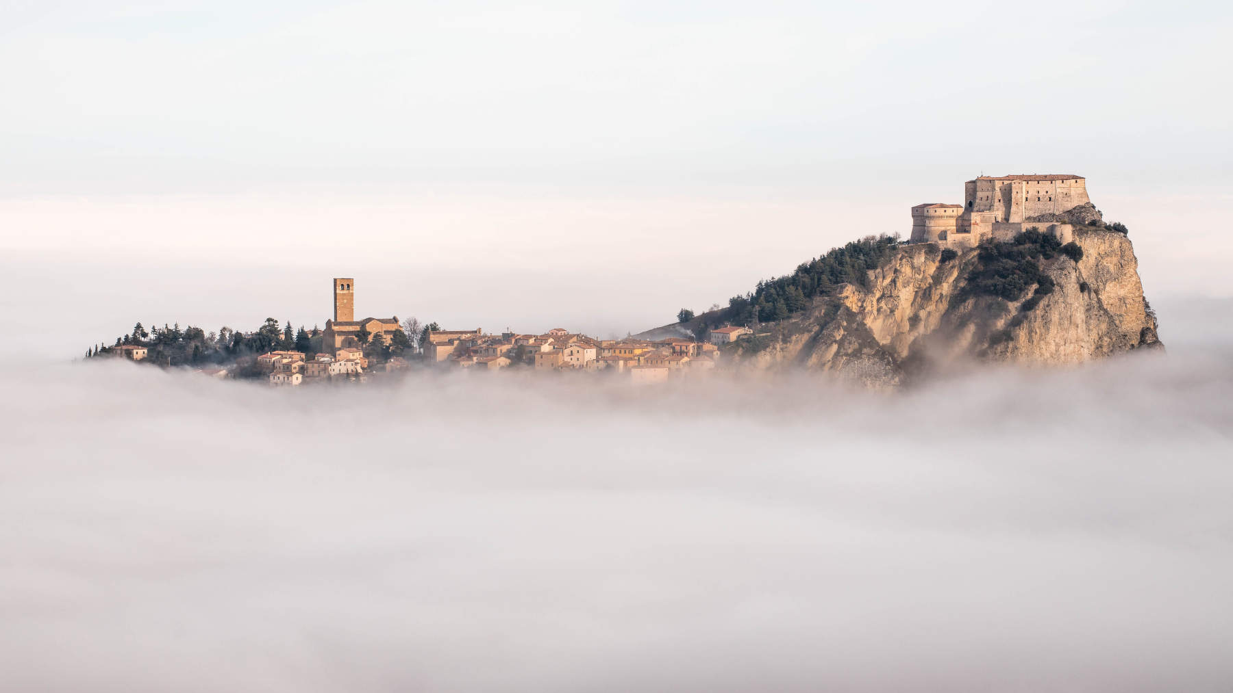 Marino Alessandrini, San Leo – hoch über den Wolken