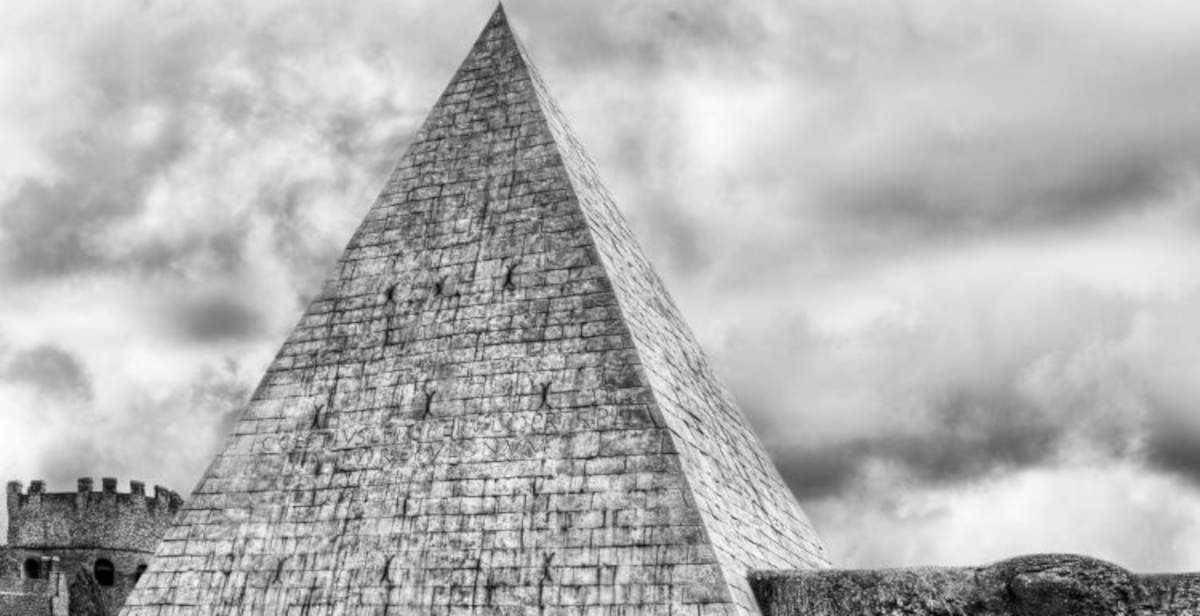En Roma, las fotografías de Marshall Vernet dialogan con las Vedute de Piranesi