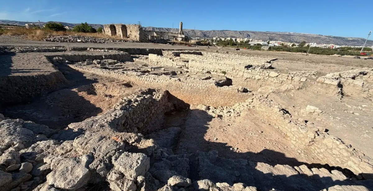 Manfredonia (Foggia): Der Staat erwirbt die Masseria Garzia, die auf dem römischen Amphitheater von Siponto errichtet wurde Manfredonia (Foggia): Der Staat erwirbt die Masseria Garzia, die auf dem römischen Amphitheater von Siponto errichtet wurde