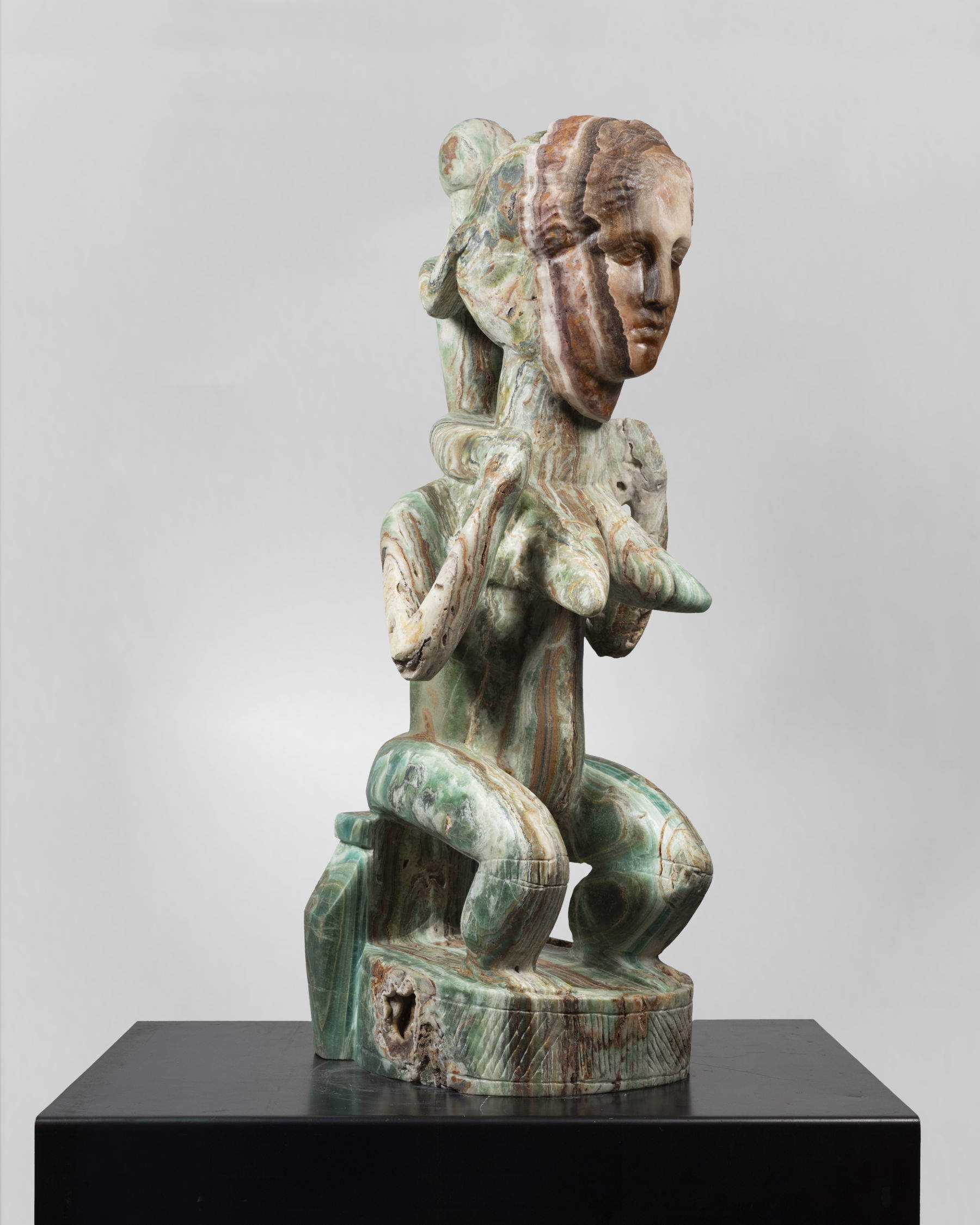 Massimiliano Pelletti, Mother Earth (2022-2025; emerald onyx, 74x27x33 cm, ed. 1/1). Photo by Nicola Gnesi