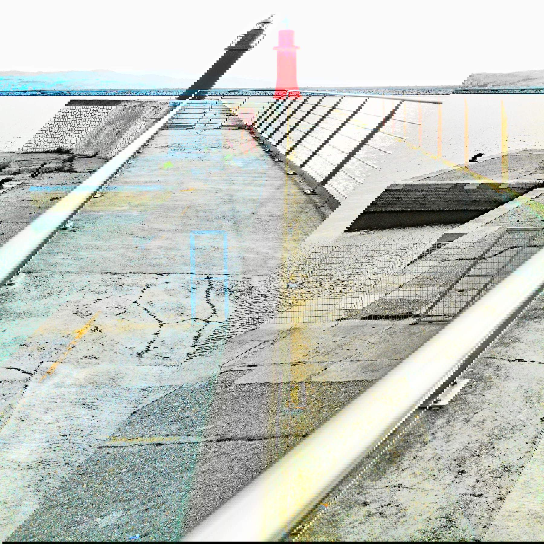 Massimo Baldini, Last Lantern (2025; fotos en color sobre tela blockout, 180x180 cm) Editora fotográfica: Alessia Locatelli