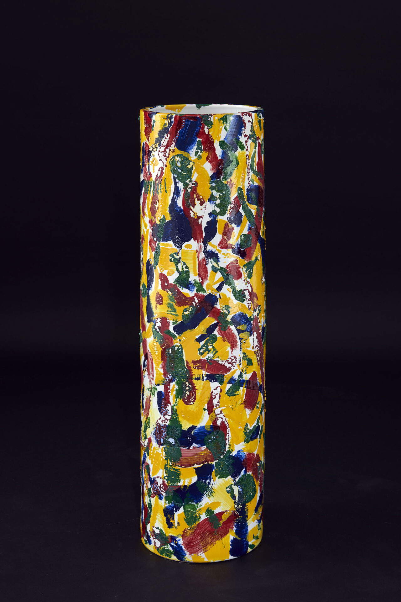 Maurizio Cannavacciuolo, Be Very Happy ! One (2022 ; céramique de troisième cuisson, 100,5 x 25 x 25 cm) Photo : Maria Enqvist Hallucination