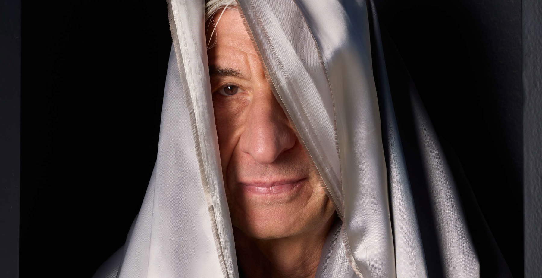 Maurizio Cattelan hat ein Kunstwerk aus der Asche eines verstorbenen Freundes geschaffen