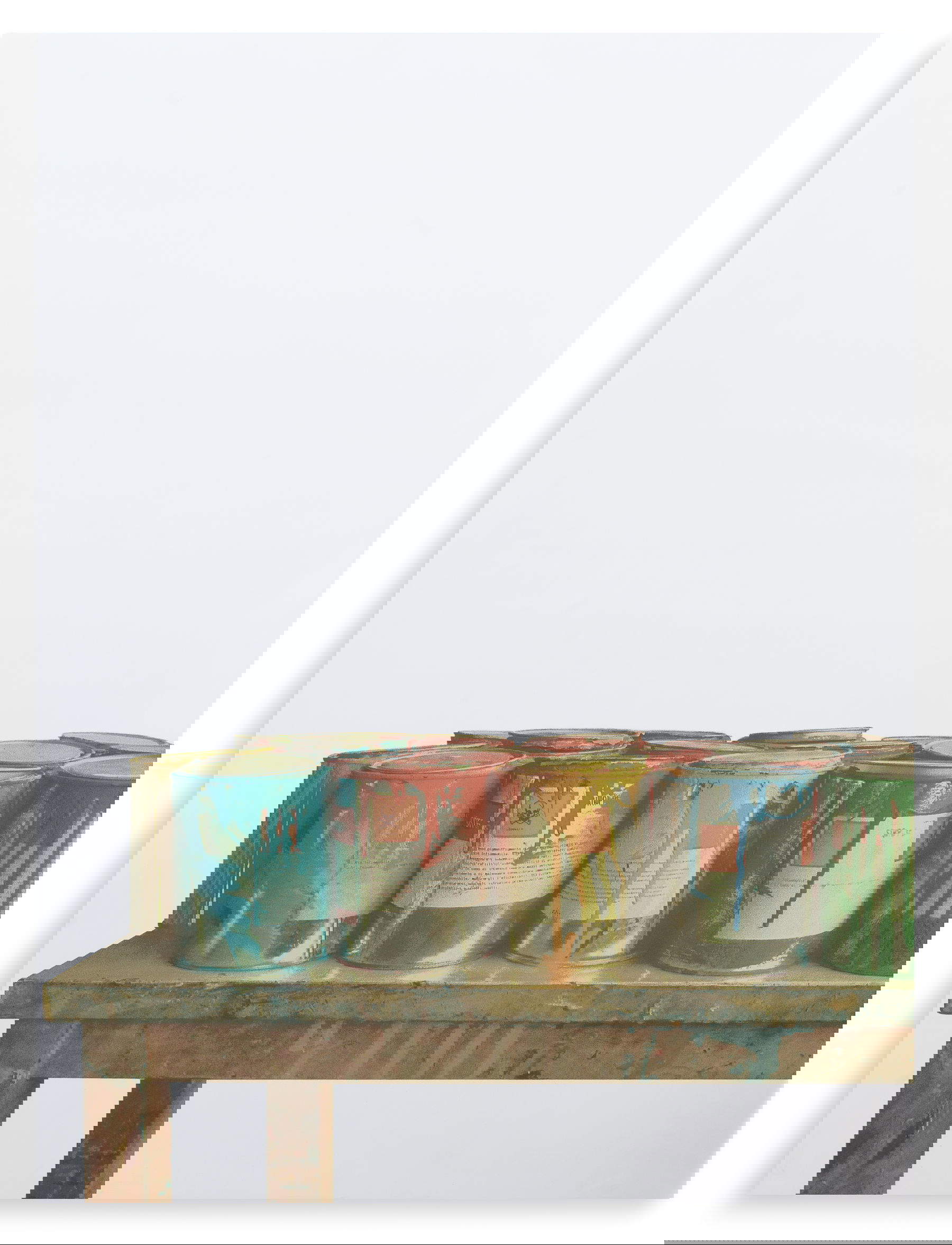 Michelangelo Pistoletto, Barattoli (2013; serigrafía sobre superespejo de acero inoxidable, 80 x 60 cm, Edición de 40 + X) Cortesía de la Galería Repetto. Fotografía de Daniele De Lonti