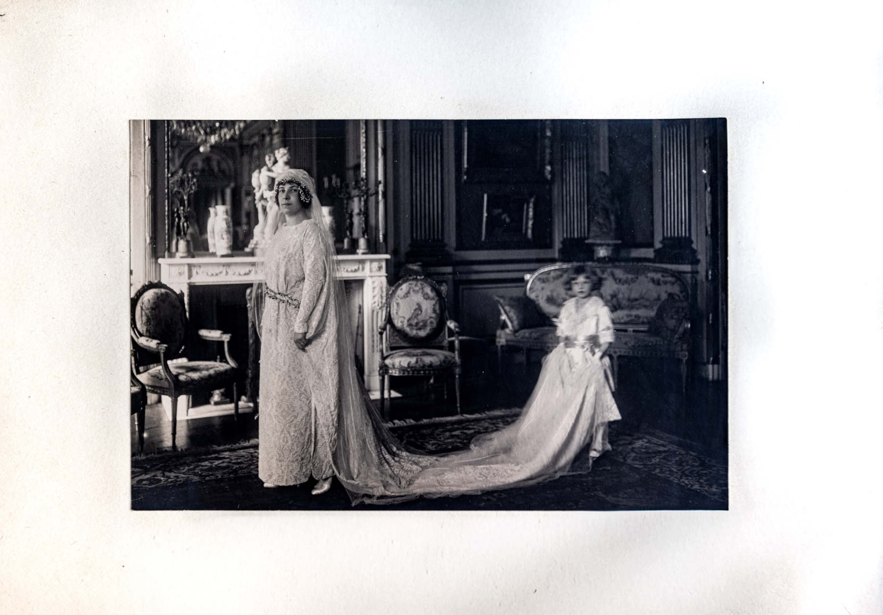 Mim&igrave; Pecci Blunt im Brautkleid, 1919