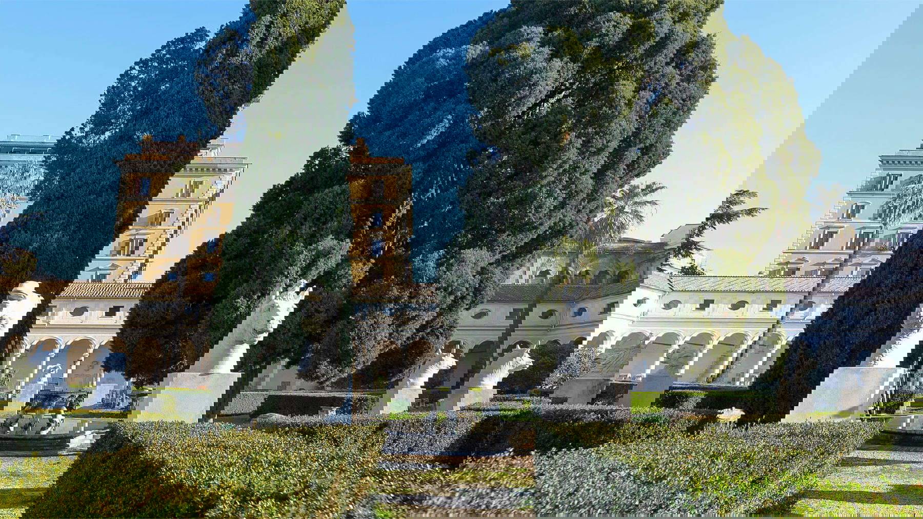 国家罗马博物馆、戴克里先浴场、米开朗基罗带大理石动物园的回廊