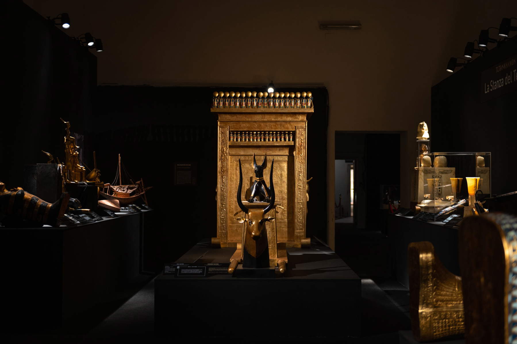 Anubis Memorial and Statue &copy; Carlo Marrazzo