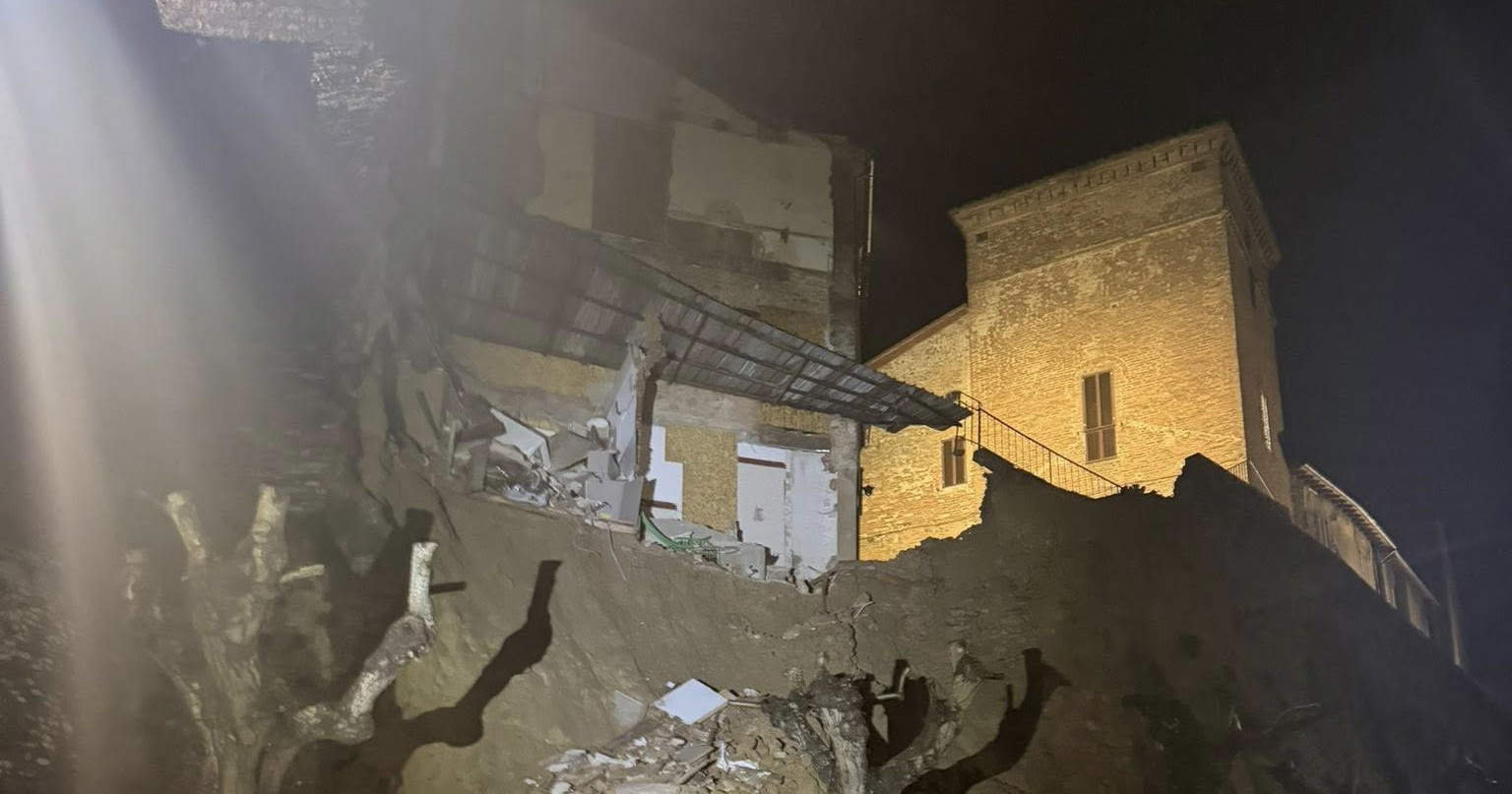 Due to bad weather, a portion of the walls of the Castle of Fabro (Terni) collapsed