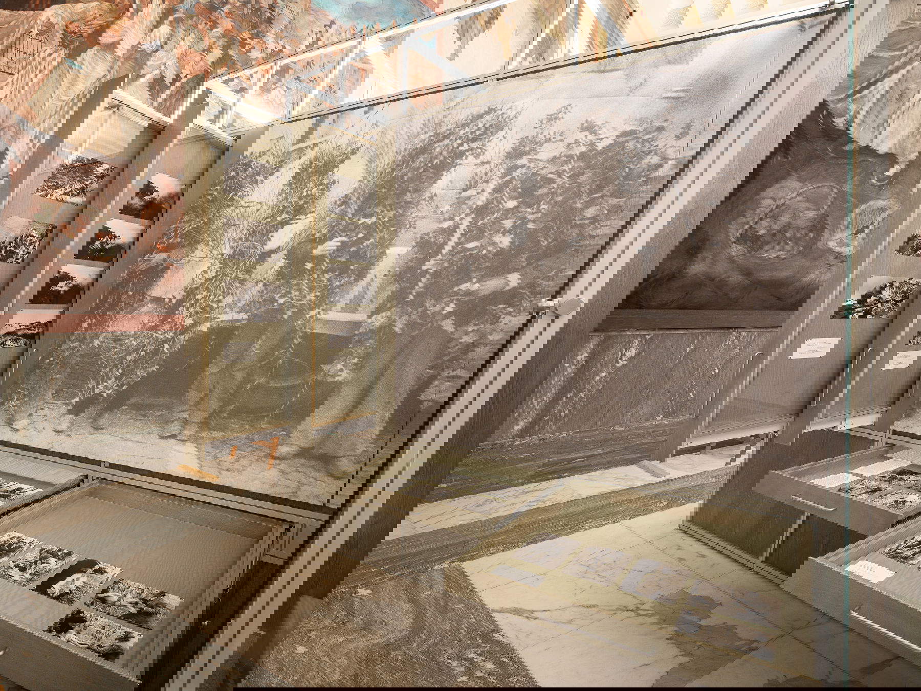 Aufbau der Ausstellung Le fiabe sono vere... Storia popolare italiana im Museum der Zivilisationen in Rom. Foto von Alberto Novelli. Auf Konzession von MUCIV-Museum der Zivilisationen