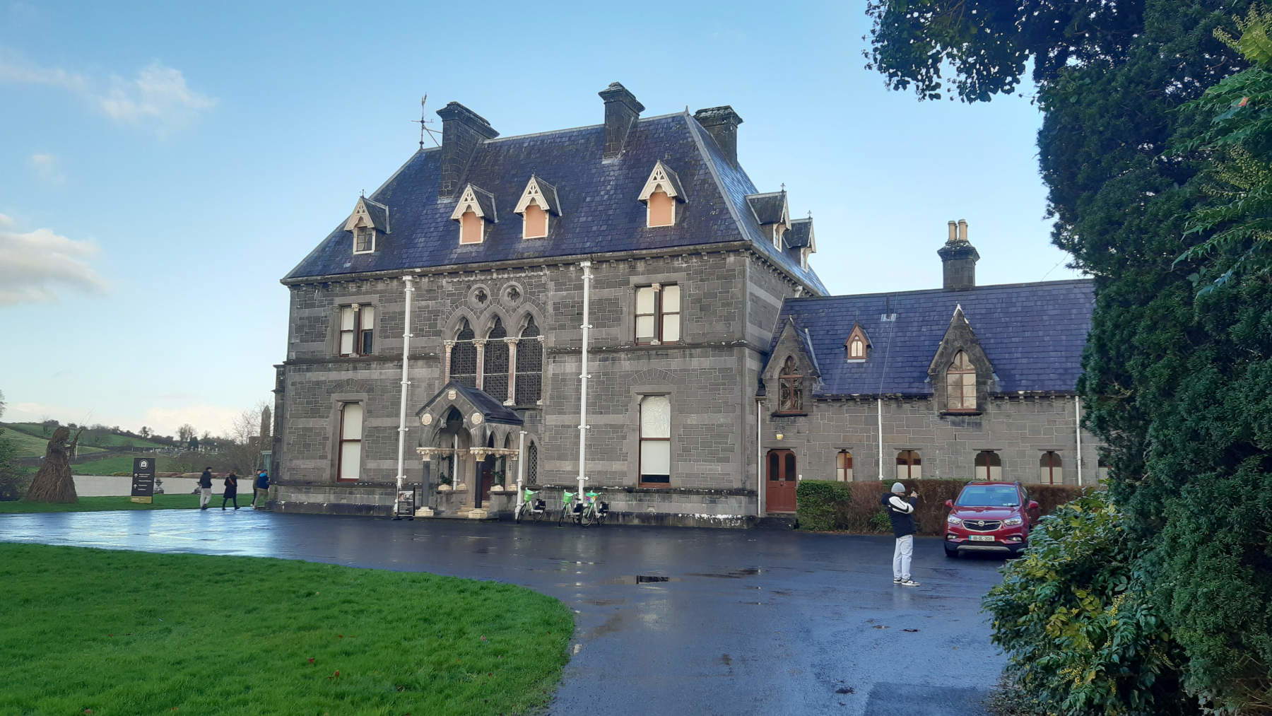 National Museum of Ireland - Country Life. Photo: Wikimedia Commons &ndash; Ridiculopathy