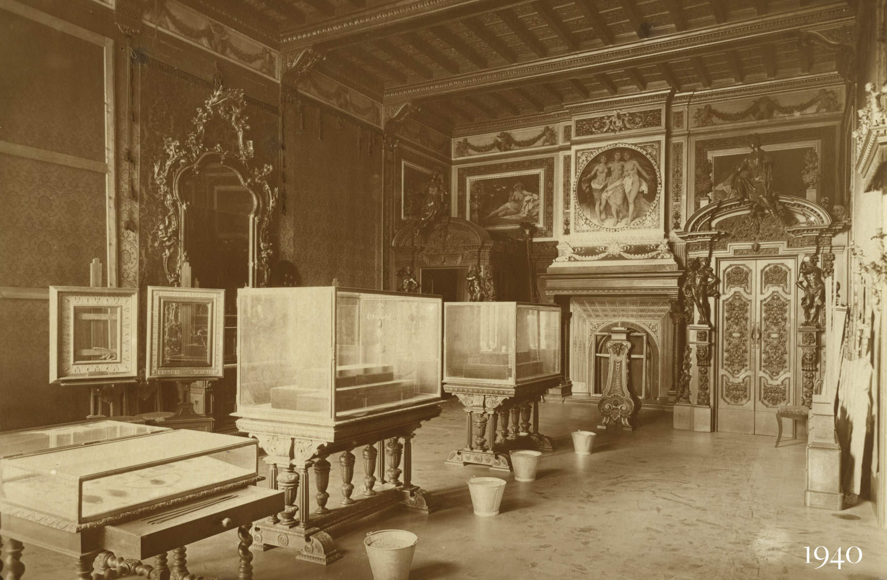 La restauration du Salon doré.