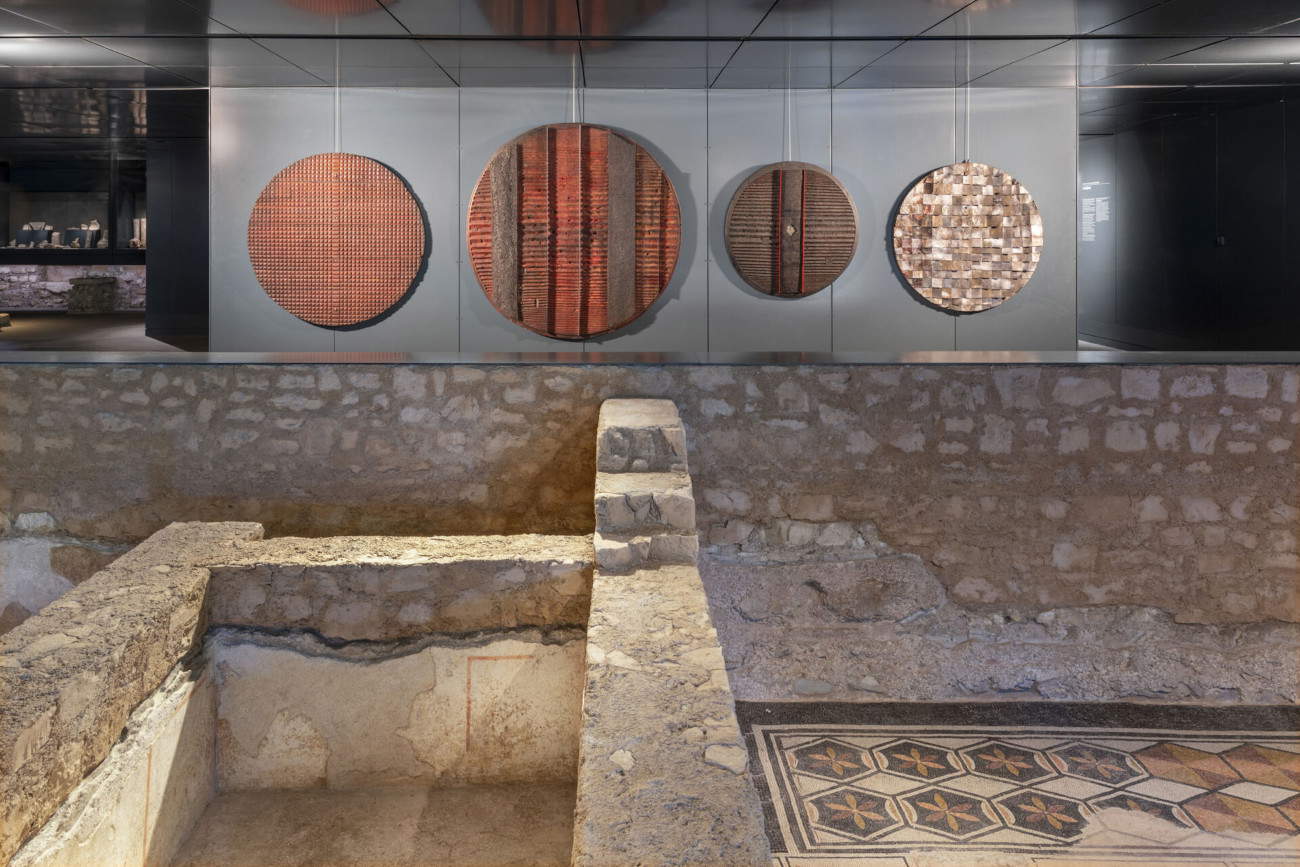 Allestimenti Franca Ghitti. Una storia di Altri Alfabeti, Brescia, Museo di Santa Giulia, 2026 &copy; Foto Ela Bialkowska, OKNO studio