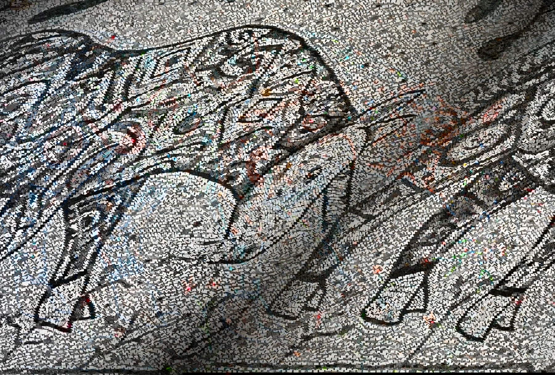 Nicola Montalbini, Der Boden, Einhorn, Detail des Mosaiks. Foto: Nicola Montalbini