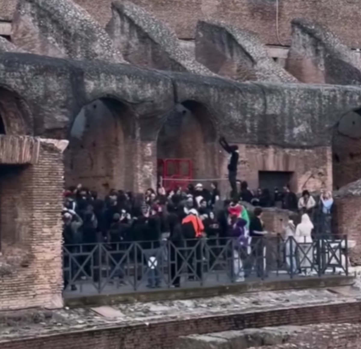 L'irruzione nel Colosseo