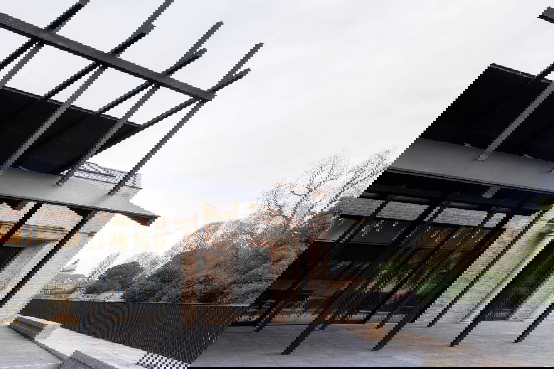 Rio dei Giardini Loggia. Photo by Marco Cappelletti. Marco Cappelletti Studio. Courtesy of La Biennale di Venezia