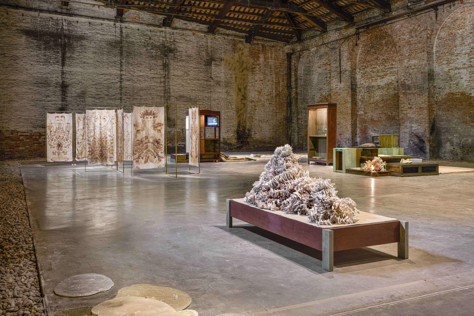 Con te con tutto, il progetto di Chiara Camoni per il Padiglione Italia alla Biennale di Venezia 2026