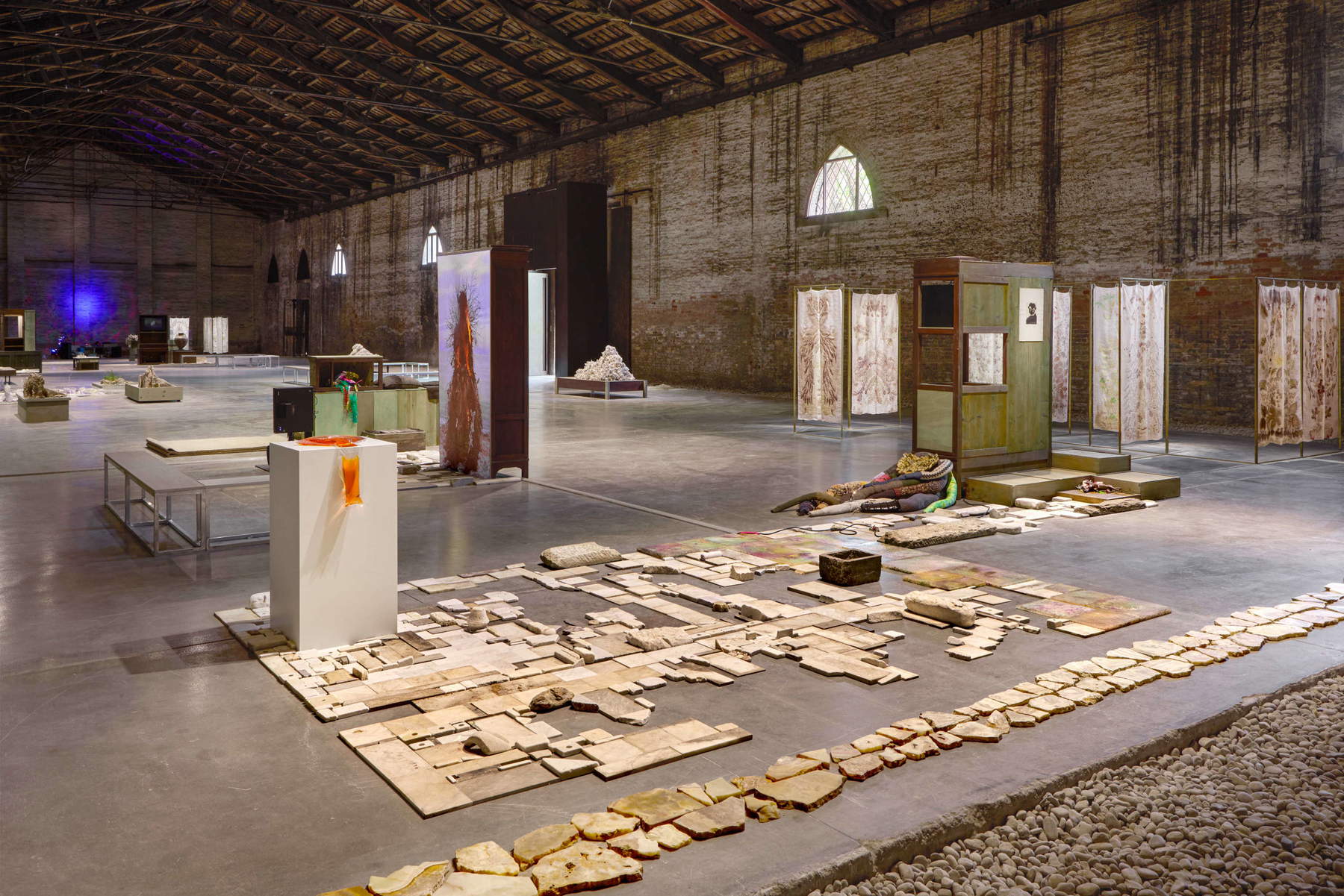 Con te con tutto, il progetto di Chiara Camoni per il Padiglione Italia alla Biennale di Venezia 2026