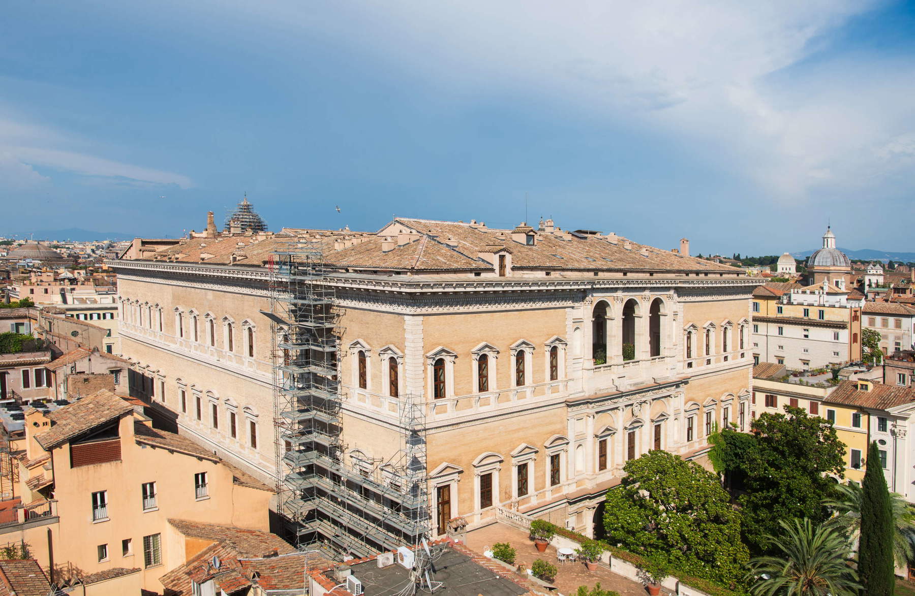 Palais Farnèse, phase de démontage des échafaudages (juin 2026), vue panoramique. Photo : Mauro Coen