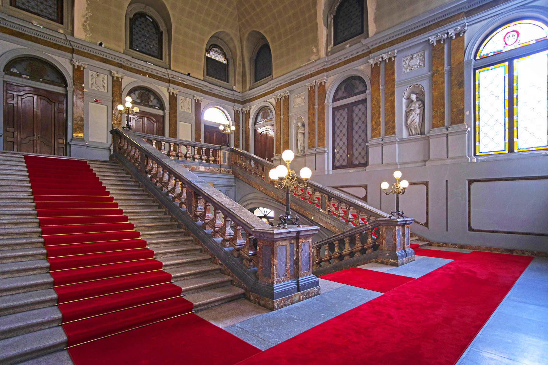 Die majestätische, monumentale Treppe, die im 18. Jahrhundert von Carlo Giuseppe Merlo geschaffen wurde, &copy; Roberto Morelli mit freundlicher Genehmigung des Kulturministeriums