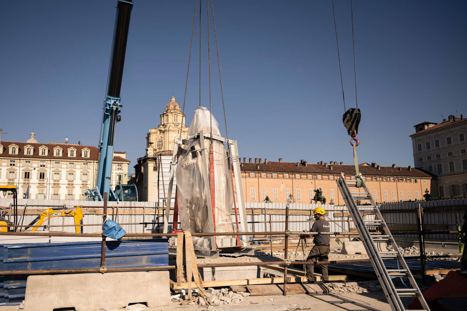 The four large allegorical statues are being placed in the Carlo Emanuele I Gallery of Palazzo Madama. Photo: Alessio Bergadano