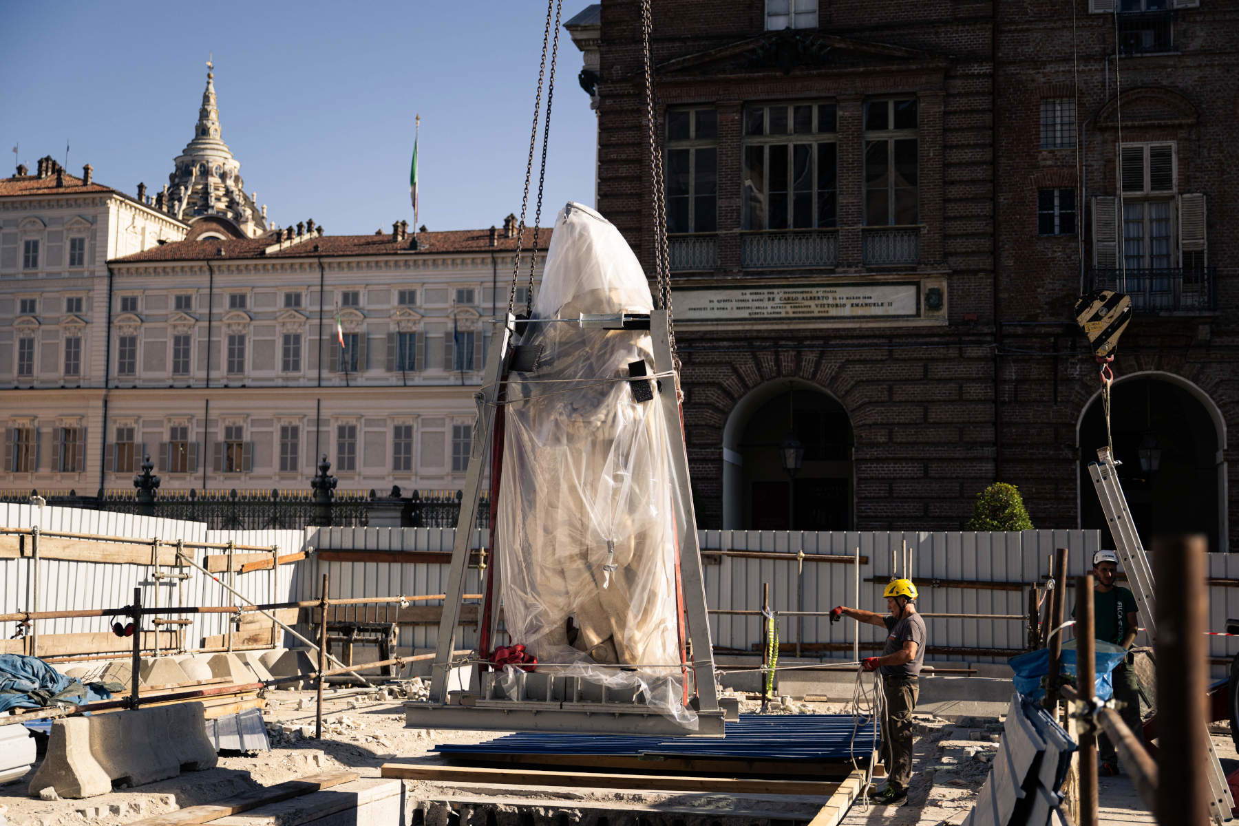 The four large allegorical statues are being placed in the Carlo Emanuele I Gallery of Palazzo Madama. Photo: Alessio Bergadano