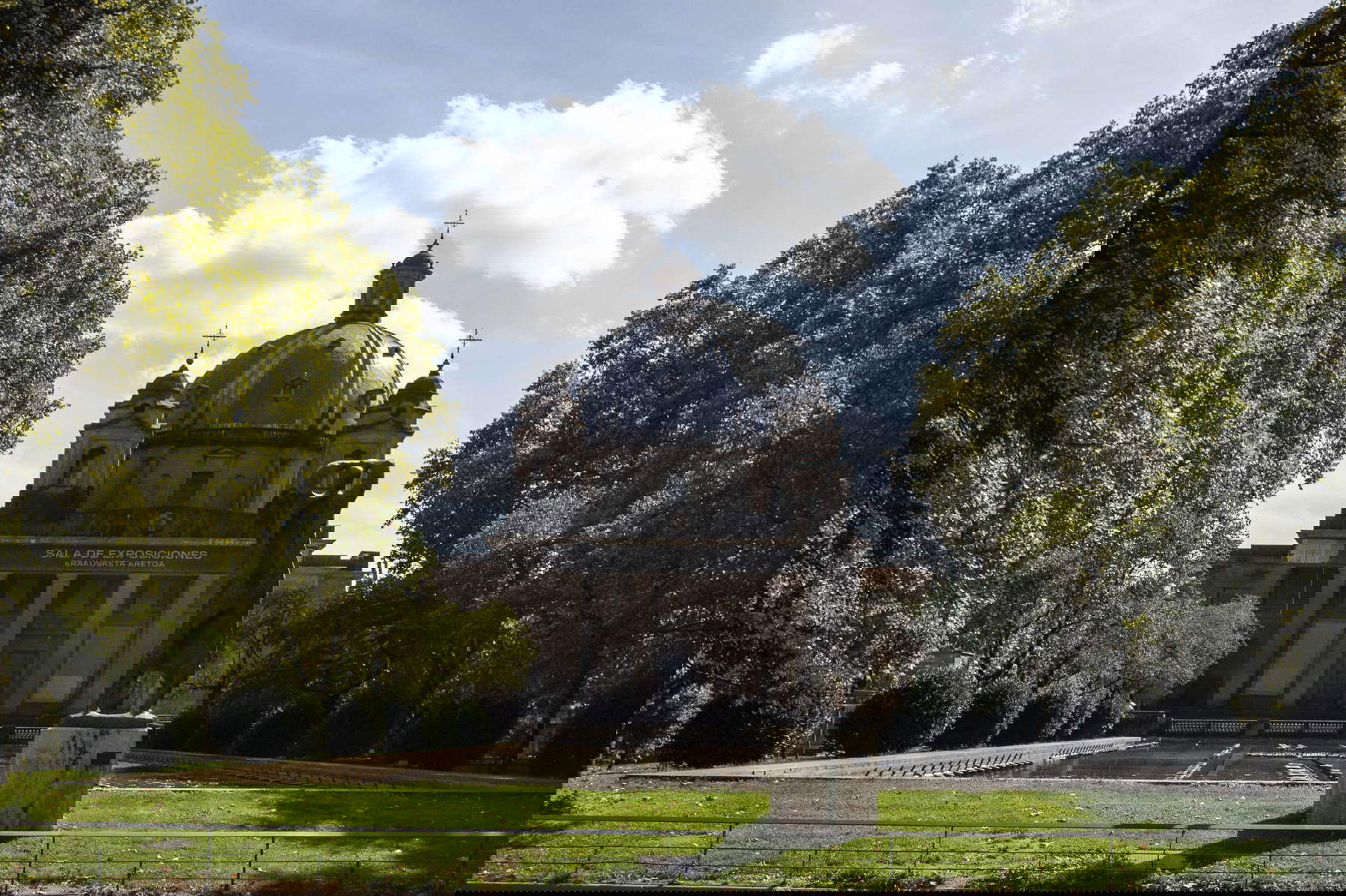 Pampelune, le monument aux morts. Photo : Cristina Nu&ntilde;ez Baquedano / Mairie de Pampelune