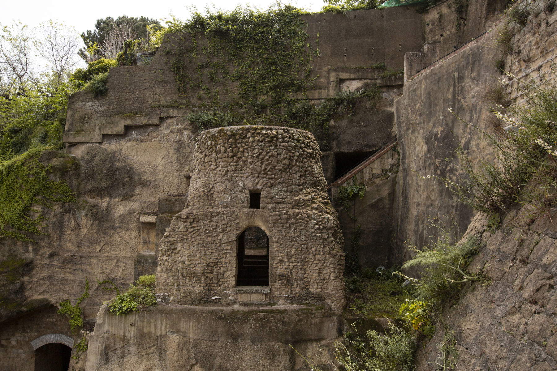 Parco delle Tombe di Virgilio e Leopardi. Foto: Ministero della Cultura &ndash; A.Cardone