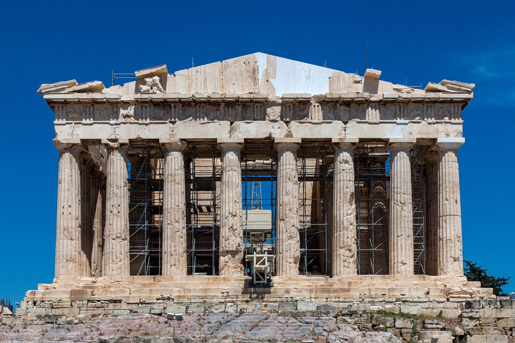 El Partenón con el frontón occidental restaurado. Foto: &copy; Ministerio de Cultura de Grecia