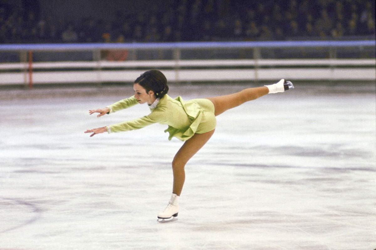 La patineuse artistique américaine Peggy Fleming en compétition aux Jeux Olympiques. Grenoble, France. Image d'Arthur Rickerby &copy; 1968. The Picture Collection LLC. Tous droits réservés.