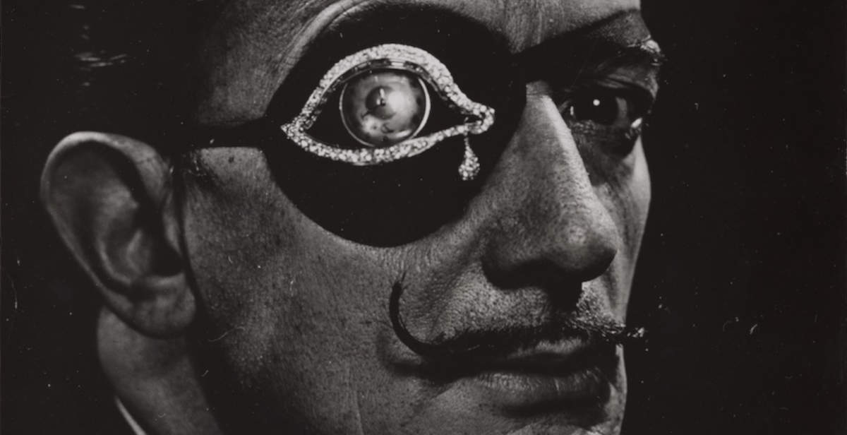 Dalí et la mode : au Palais Royal, le rapport de l'artiste avec les vêtements, le corps et l'identité
