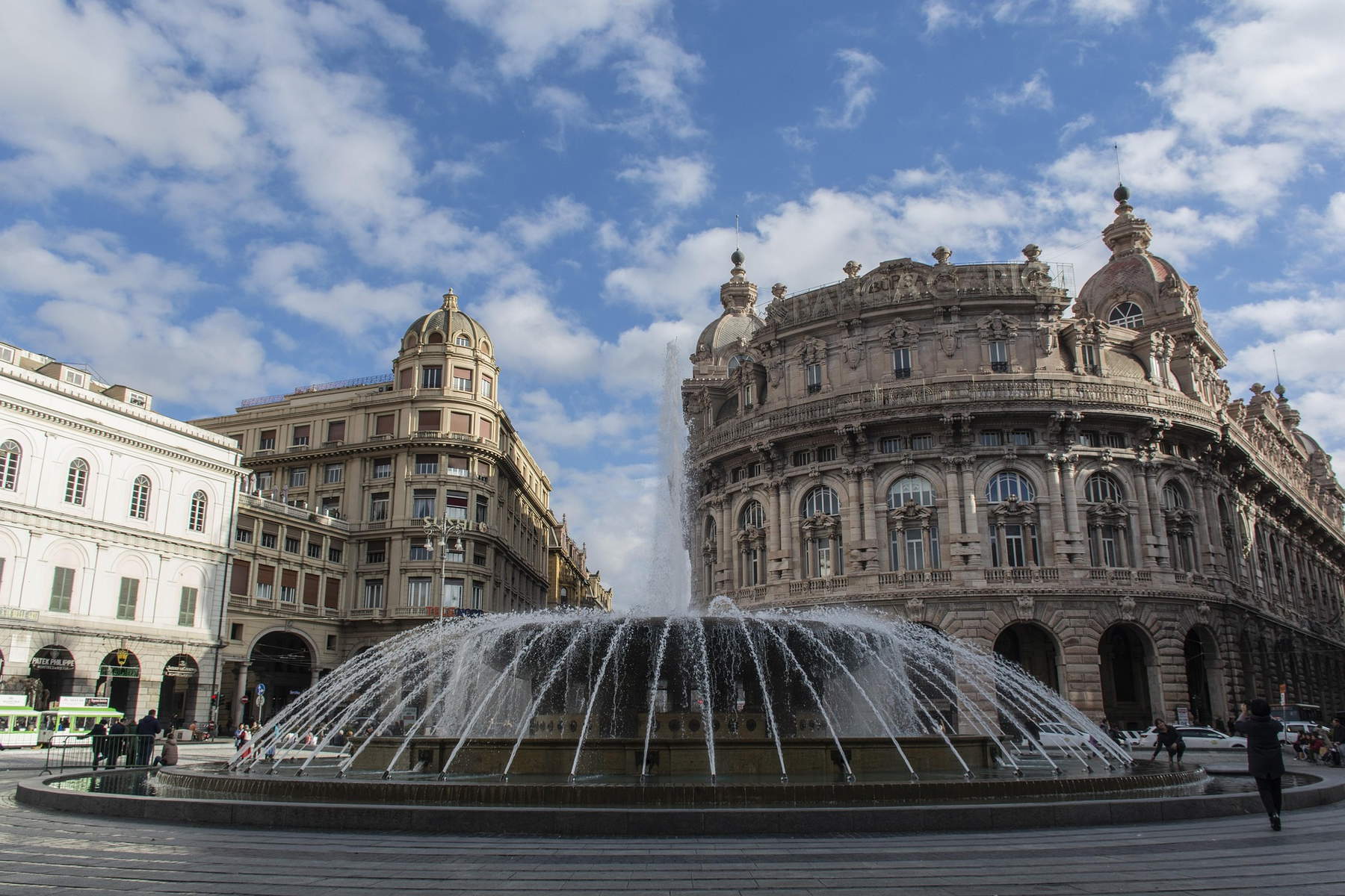 Genoa, Piazza De Ferrari. Photo by Mirko Bozzato from Pixabay