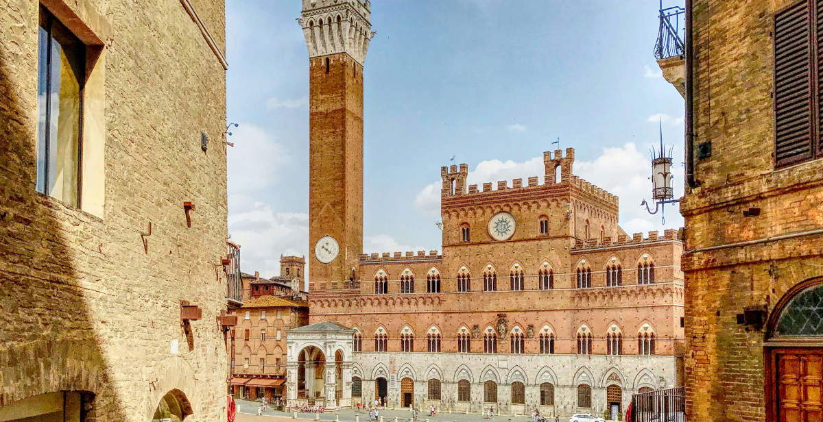 Siena: Want to visit the Torre del Mangia on your own? You'll have to pay 2,000 euros.