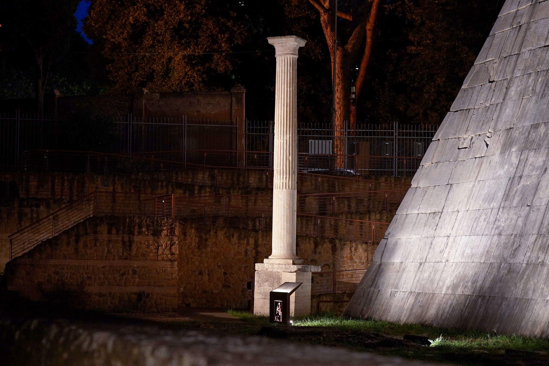 Piramide Cestia. Foto: Fabio Caricchia
