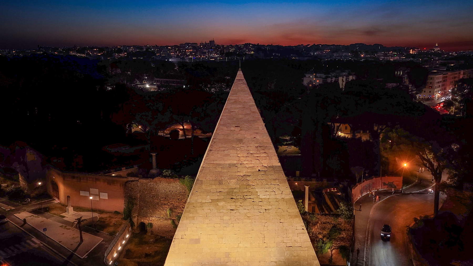 Piramide Cestia. Foto: Fabio Caricchia