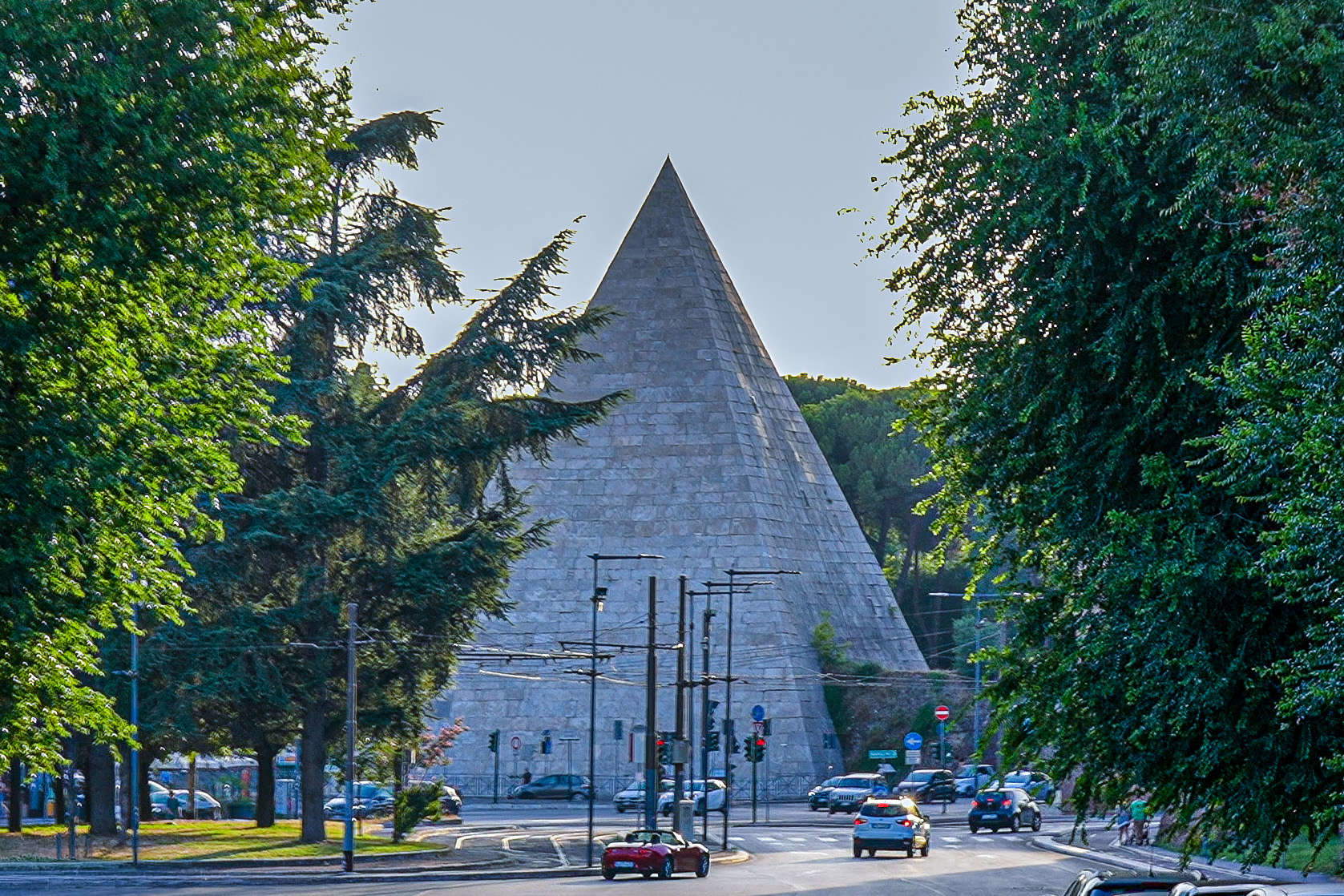 Piramide Cestia. Foto: Fabio Caricchia